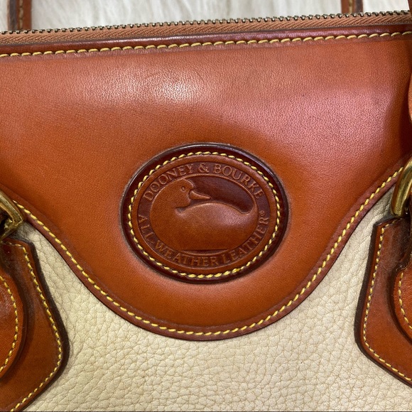 Dooney & Bourke Purse - Picture 4 of 17